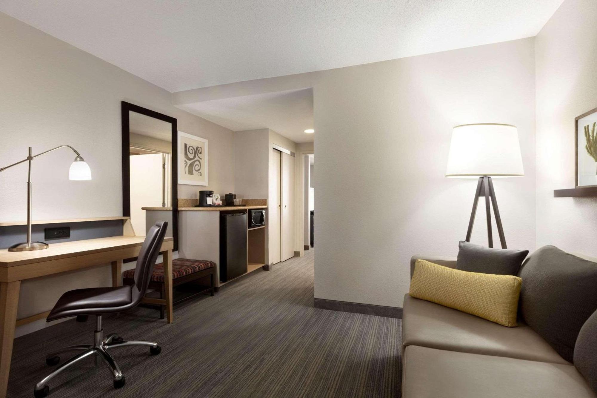 Country Inn & Suites By Radisson, Washington, Dc East - Capitol Heights, Md Ngoại thất bức ảnh